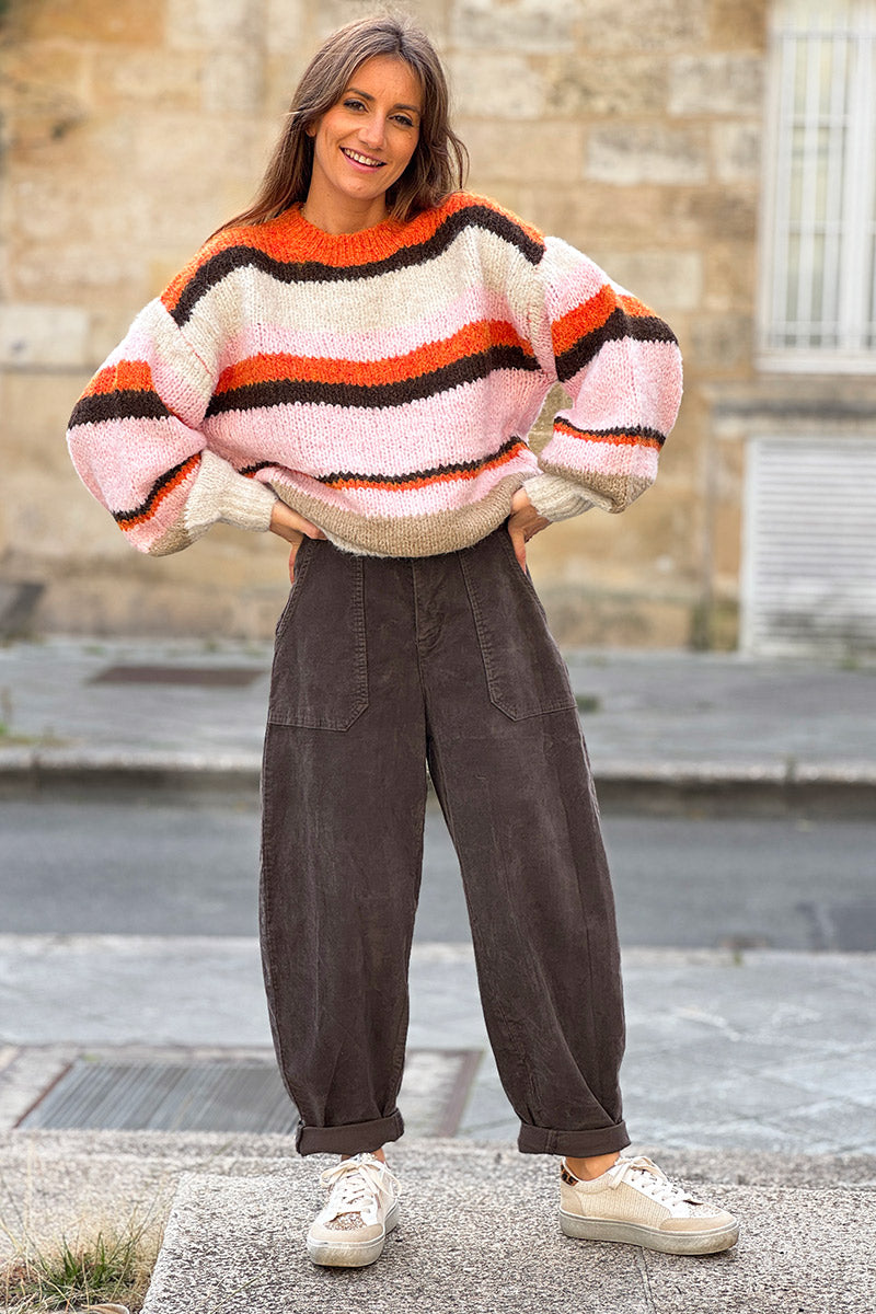 Pull beige en grosse maille rayures roses et orange col rond