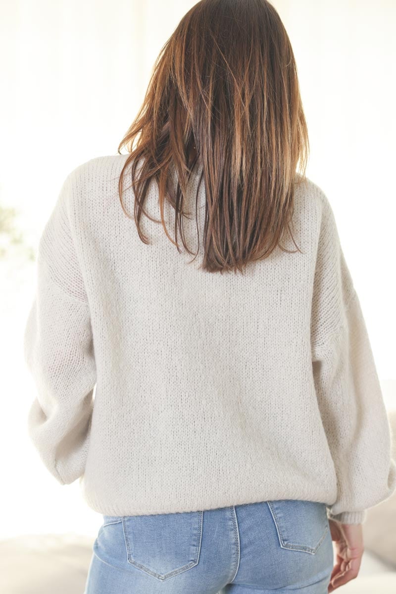 Pull beige en maille col v manches bouffantes e433 (1)