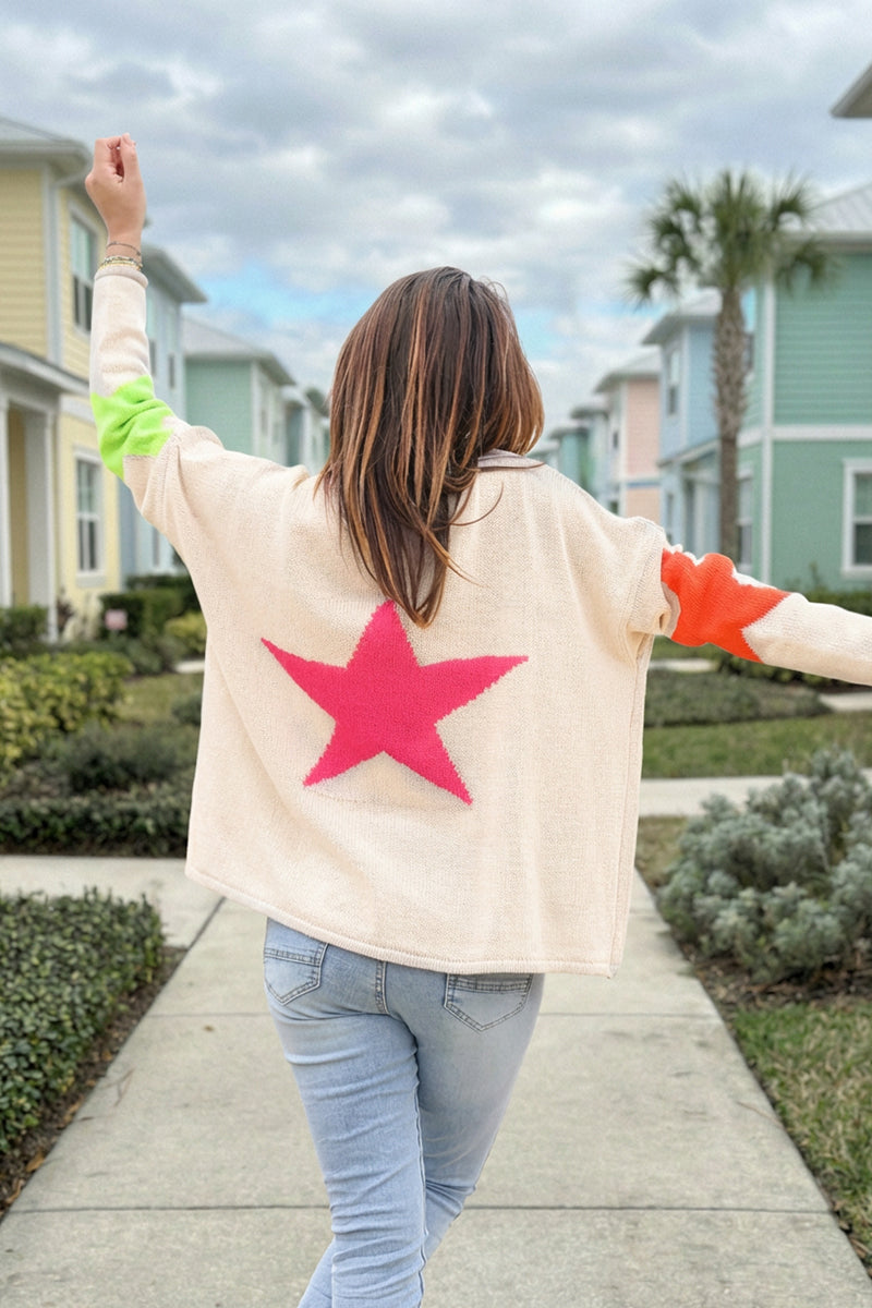 Pull beige en maille coton étoiles colorées dos et manches