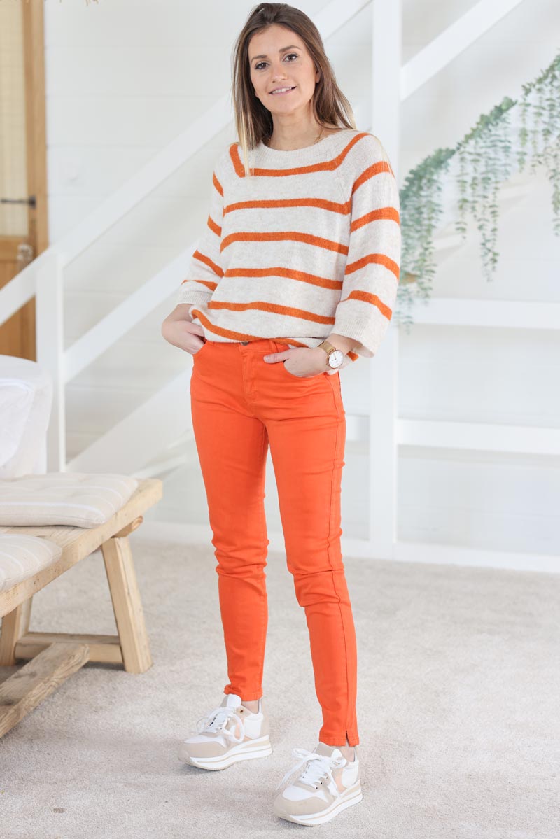 Pull beige raye orange en petite maille manches 34 col rond h002 (1)