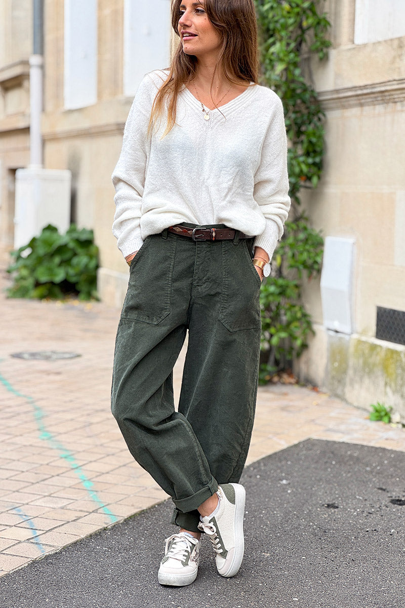 Pull blanc cassé en maille alpaga tout doux détail col v