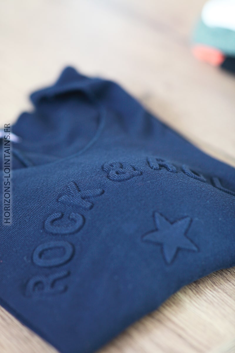 Pull bleu marine col v rock and roll relief D182 (1)