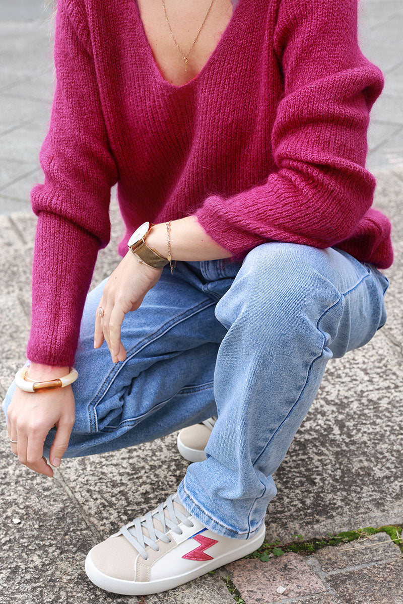 Pull framboise coupe ajustée en petite maille col v