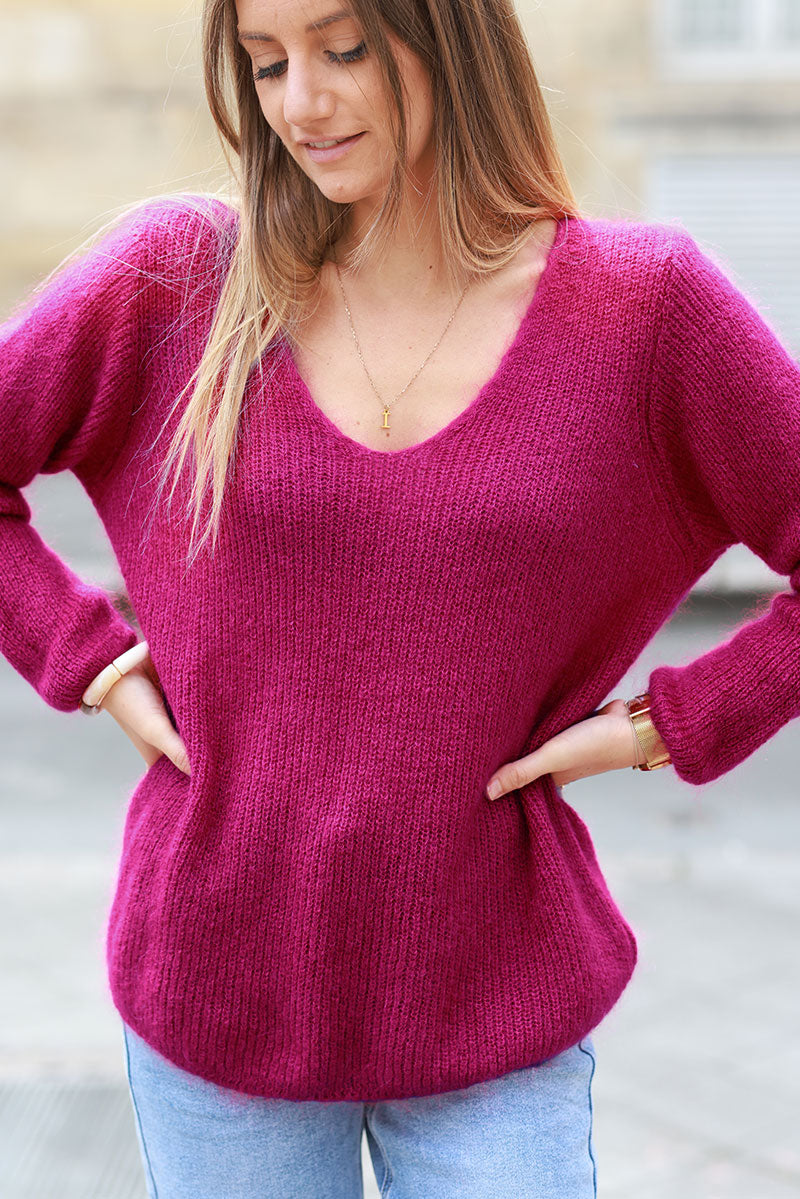 Pull framboise coupe ajustée en petite maille col v