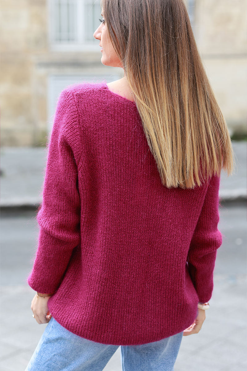 Pull framboise coupe ajustée en petite maille col v
