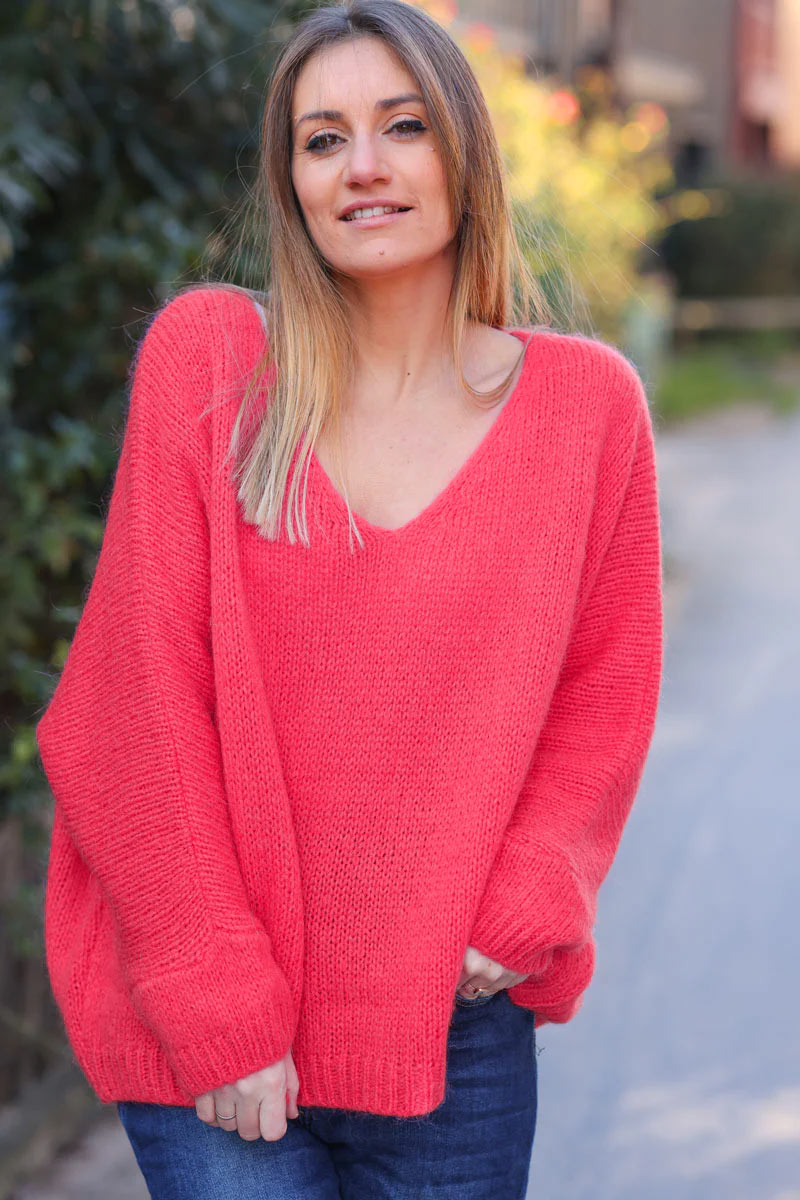 Pull fuchsia en maille col v manches chauve souris