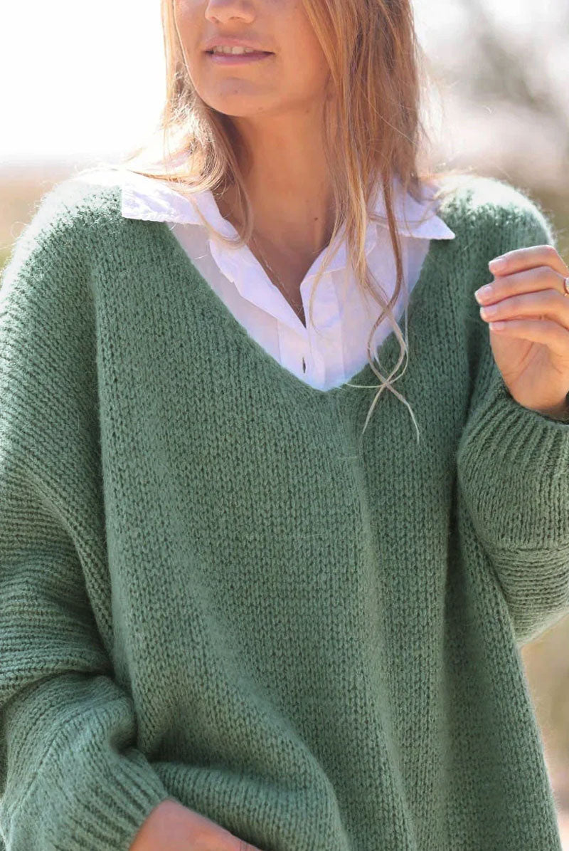 Celadon green Woollen v-neck Sweater with Batwing sleeves