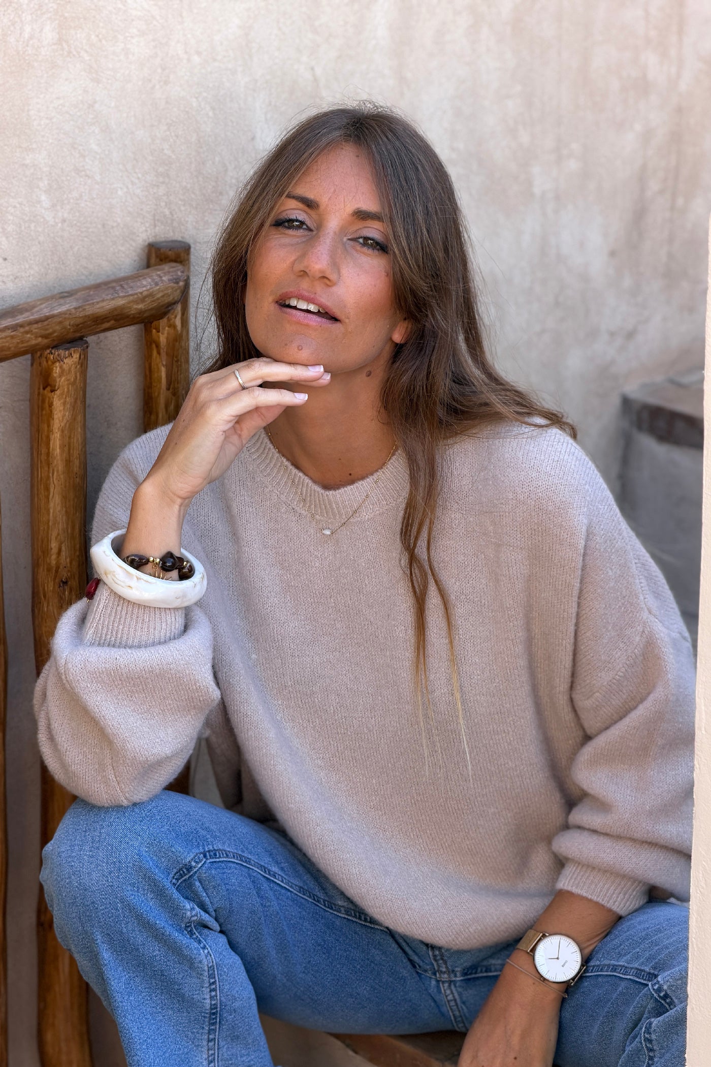 Pull doux beige en alpaga col rond basique