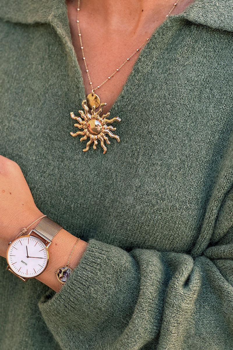 Pull doux et moelleux kaki baby alpaga avec col broche soleil dorée