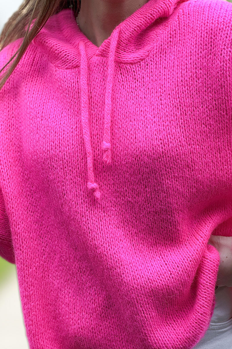 Pull fuchsia fluo en maille mohair à capuche avec cordons