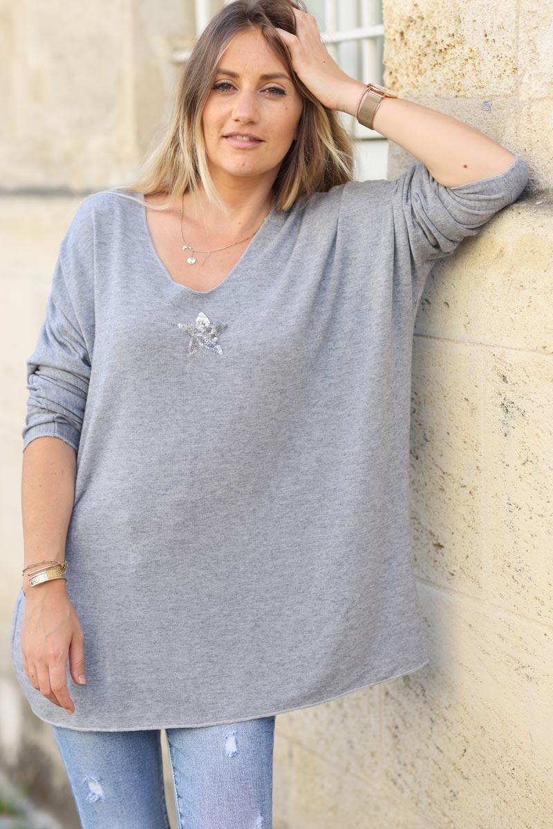 Pull gris clair col v petite étoile sequins c176 (1)