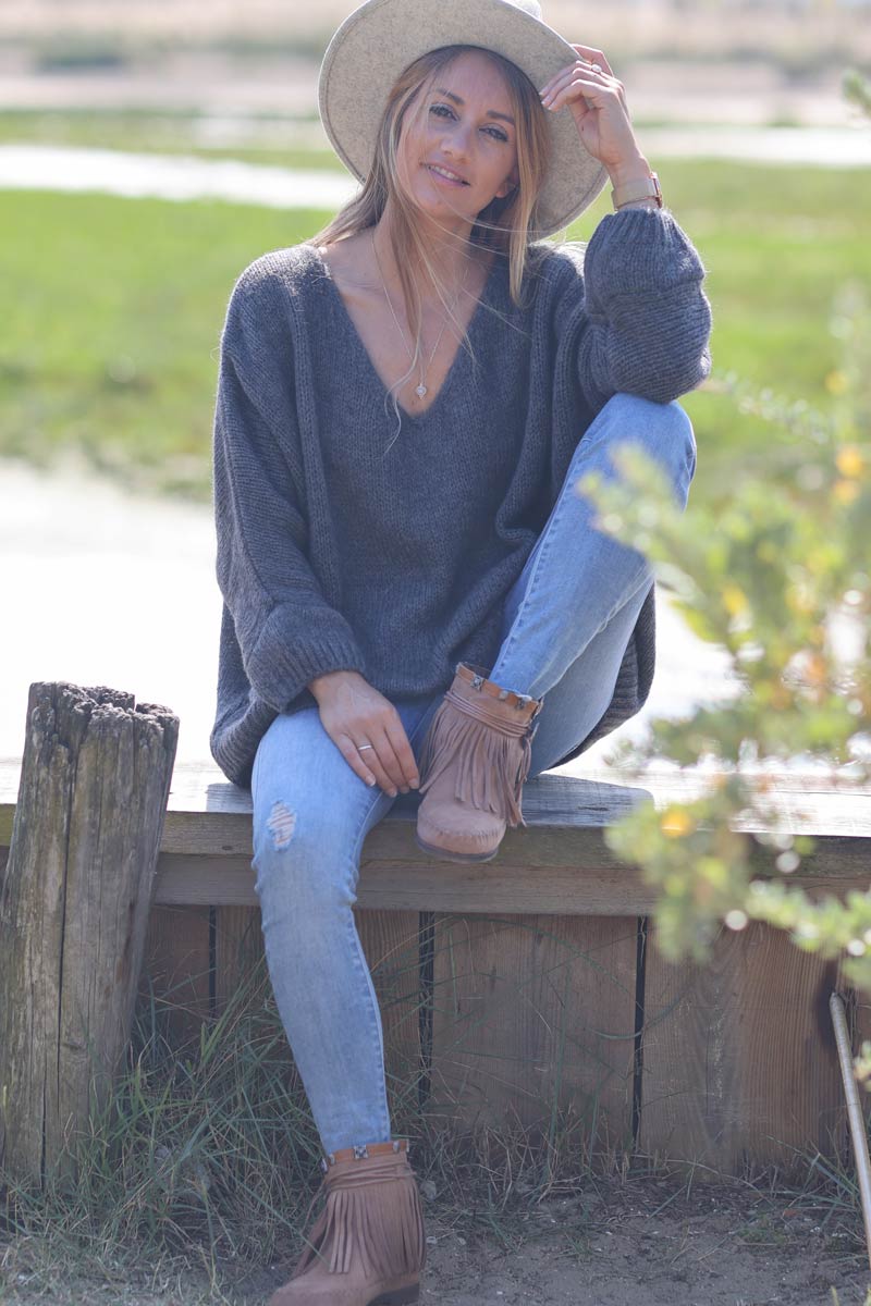 Pull gris fonce chine en maille col v manches chauve souris e260 (1)