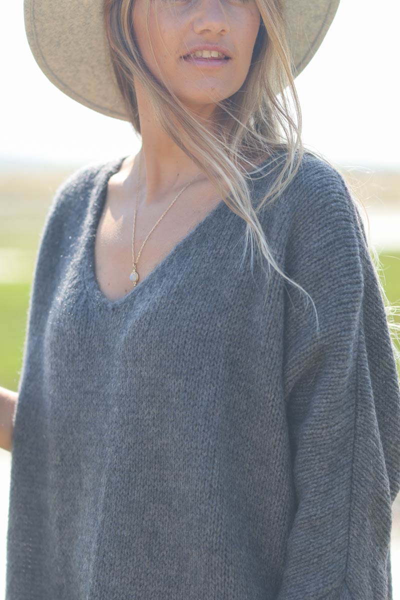 Pull gris fonce chine en maille col v manches chauve souris e260 (1)