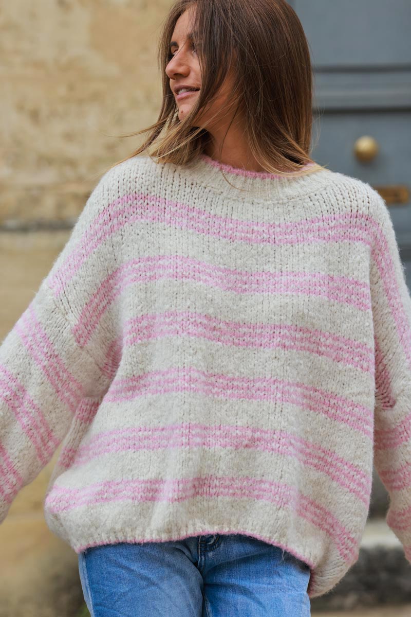 Pull grosse maille beige col rond rayures rose pale
