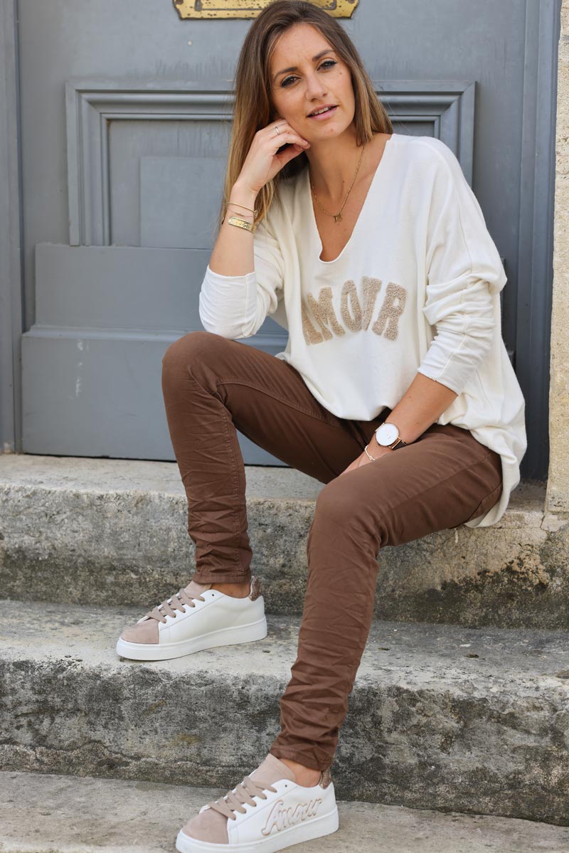 Pull jersey blanc casse tout doux et large broderie amour eponge g056 (1)