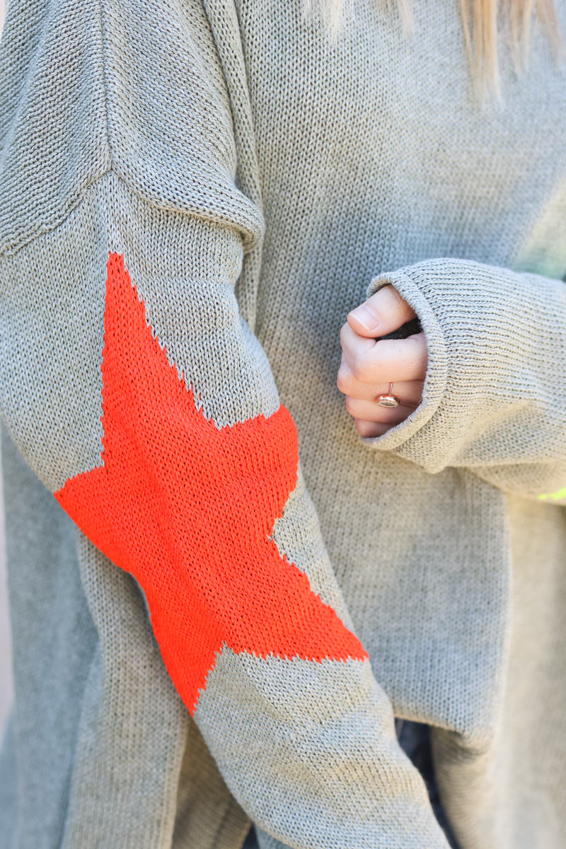 Khaki knit sweater with colourful stars
