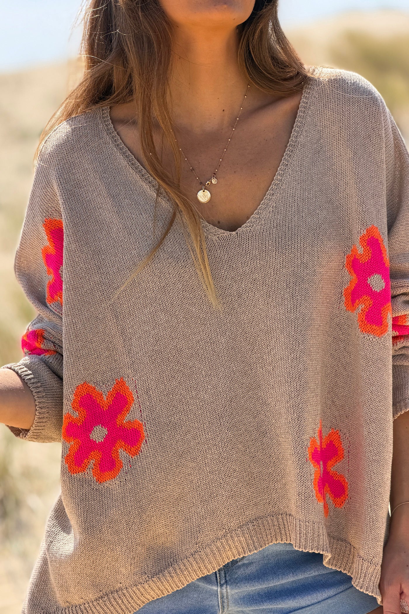 Pull large maille coton camel motifs fleurs orange dégradés