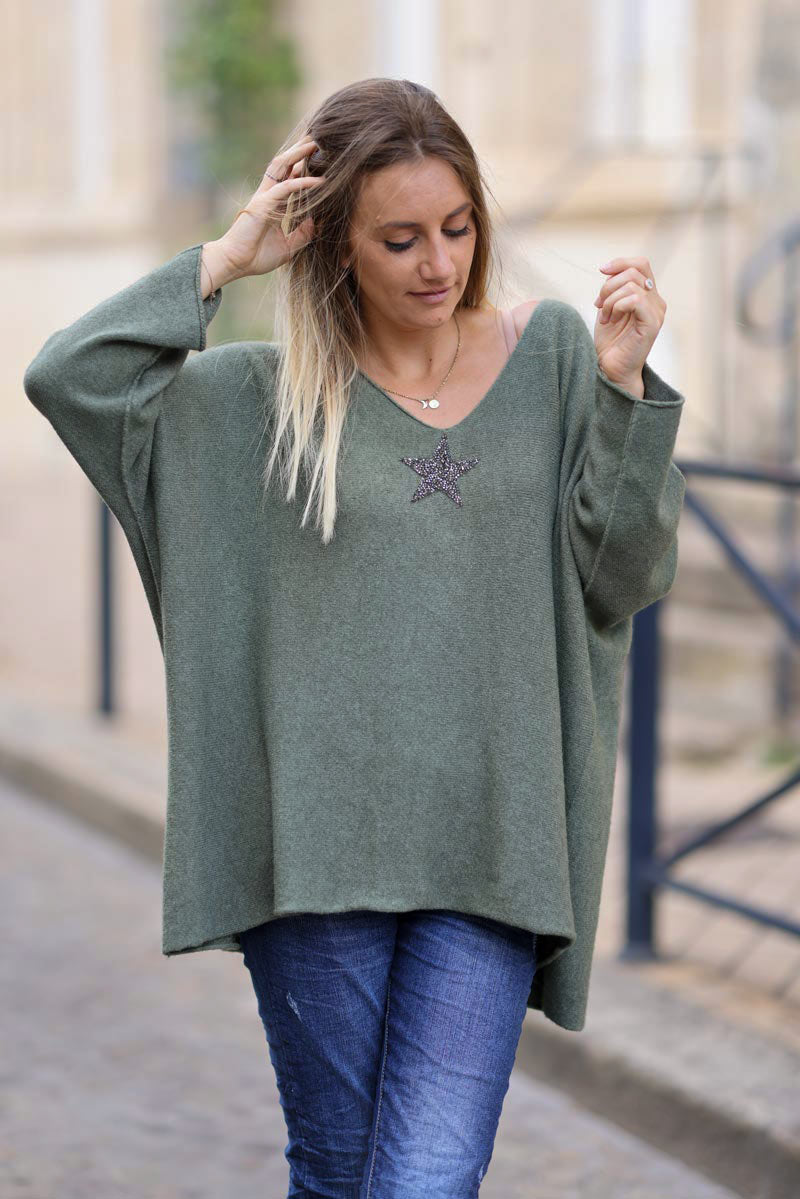 Pull large tout doux kaki manches chauve-souris étoile strass