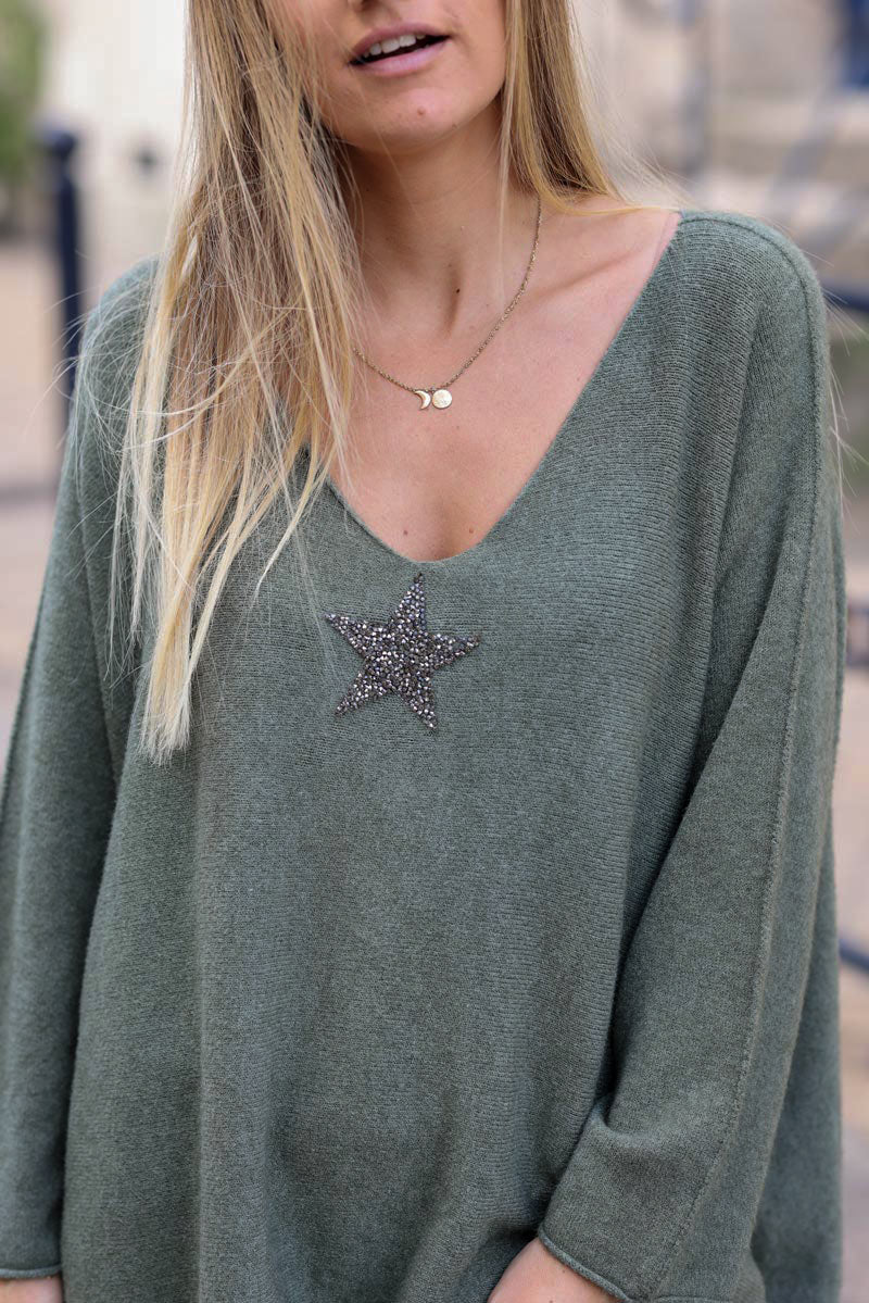 Pull large tout doux kaki manches chauve-souris étoile strass