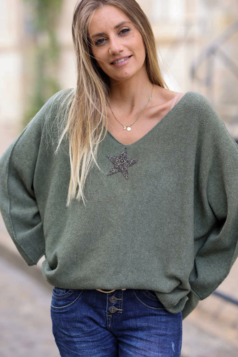 Pull large tout doux kaki manches chauve-souris étoile strass