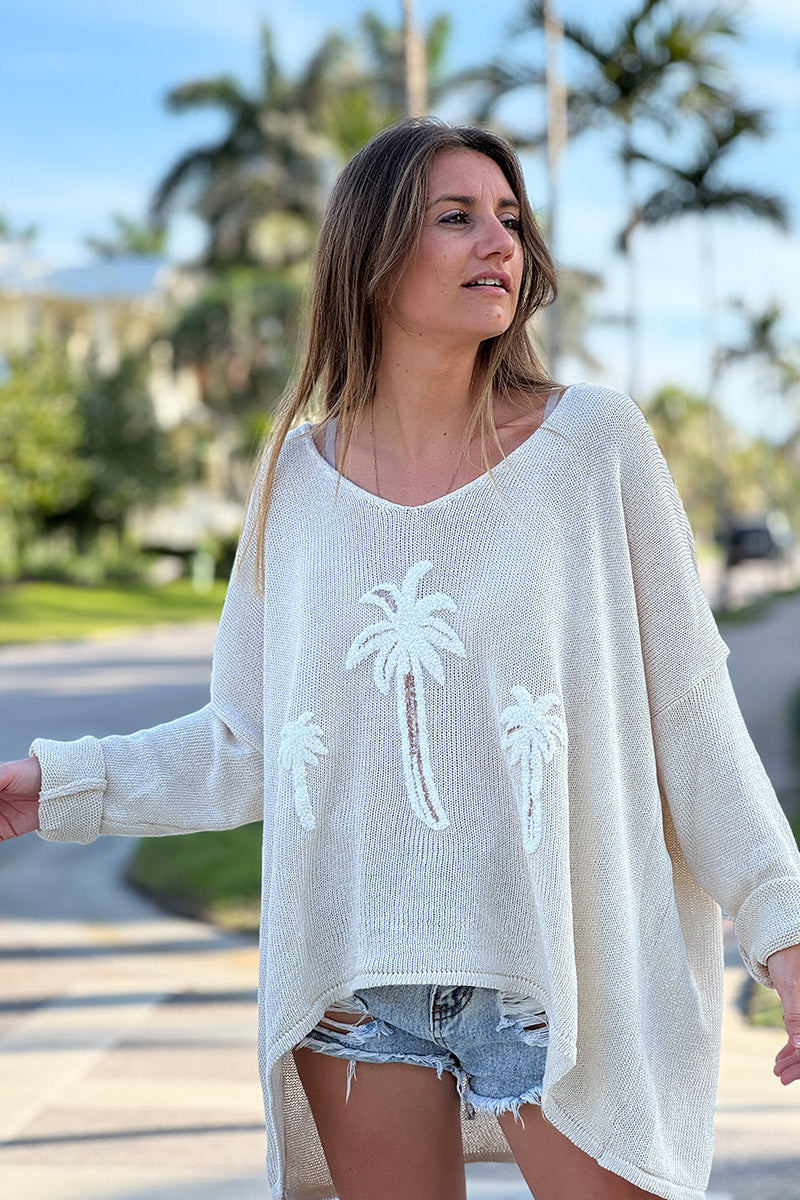 Pull loose beige en maille coton mélangé broderie palmiers en bouclettes et sequins