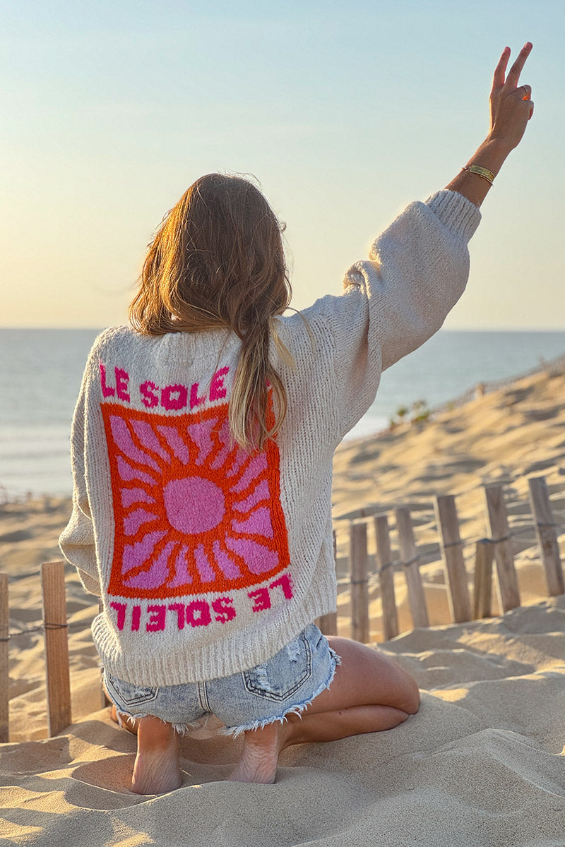 Pull loose beige en grosse maille broderie Le Soleil coloré