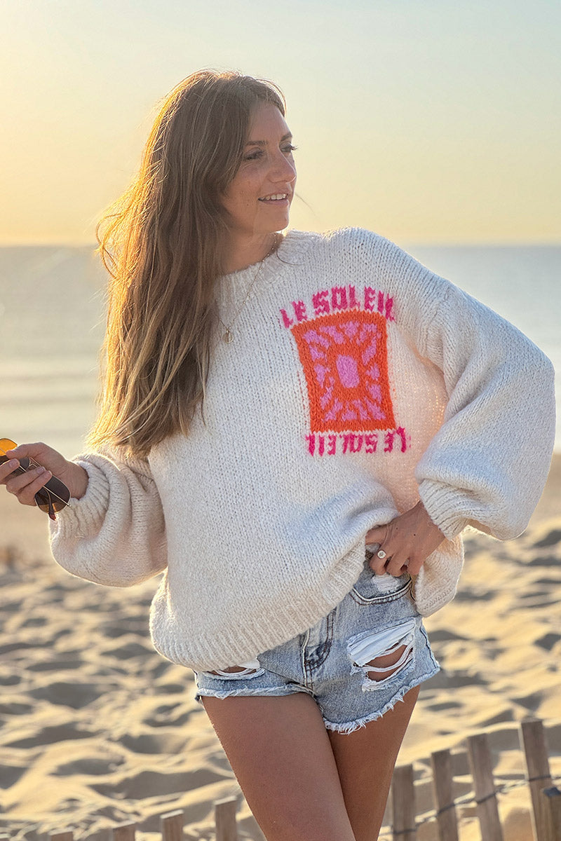 Pull loose beige en grosse maille broderie Le Soleil coloré