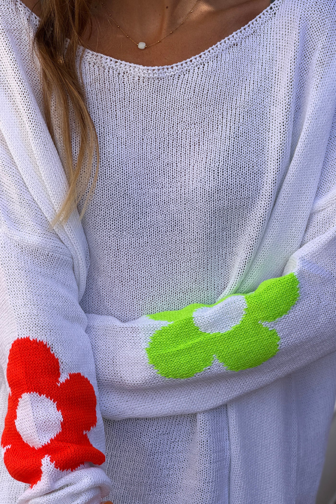 Pull maille blanc coton col bateau fleurs colorées