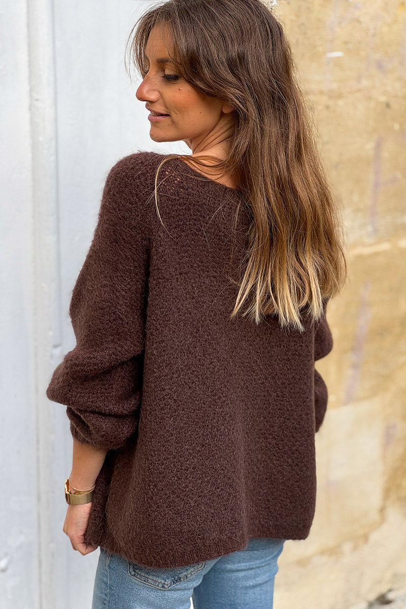 Pull marron en maille fine nid d’abeille mohair col bateau