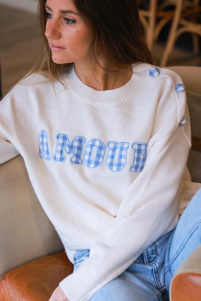Pull moelleux blanc cassé broderie Amour carreaux vichy bleu