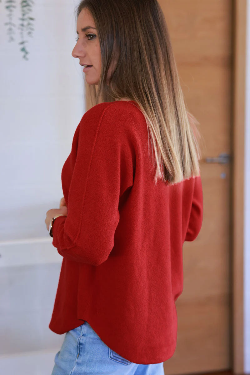 Pull moelleux tout doux rouge col v