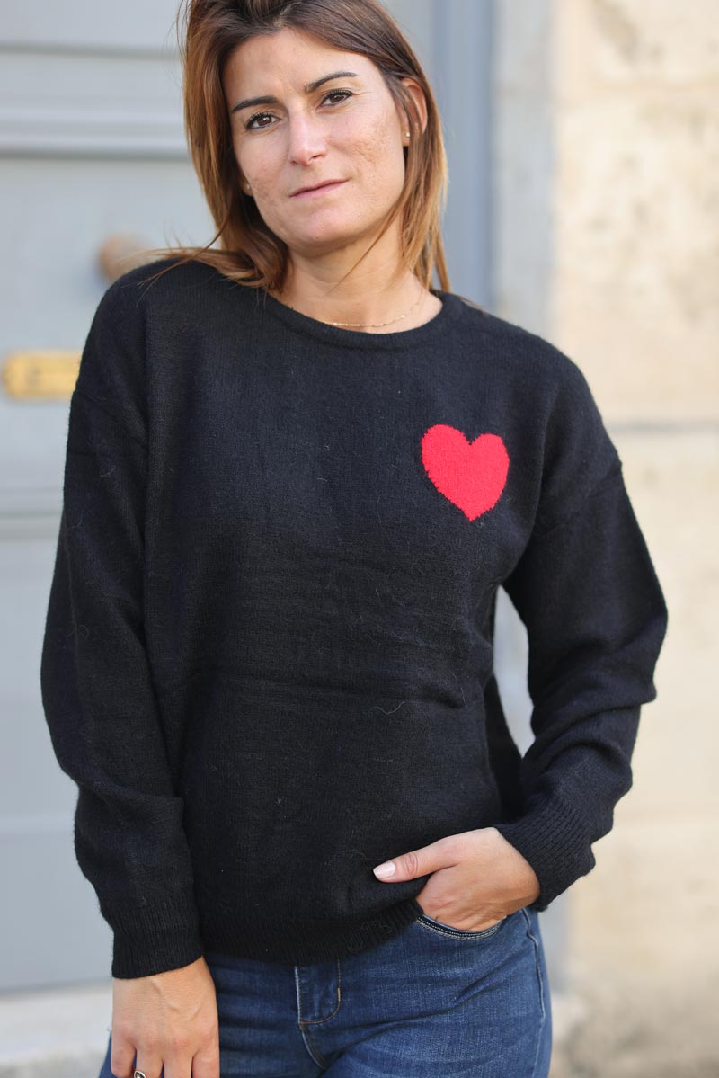 Pull moelleux court noir coeur rouge g354 (1)