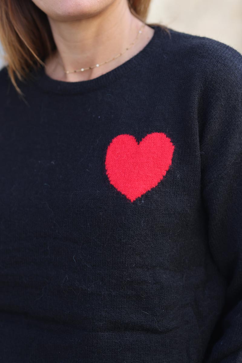 Pull moelleux court noir coeur rouge g354 (1)