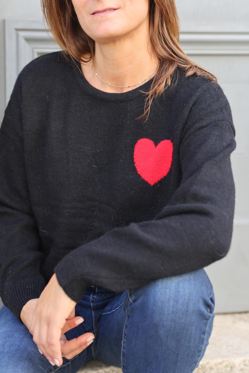 Pull moelleux court noir coeur rouge g354 (1)