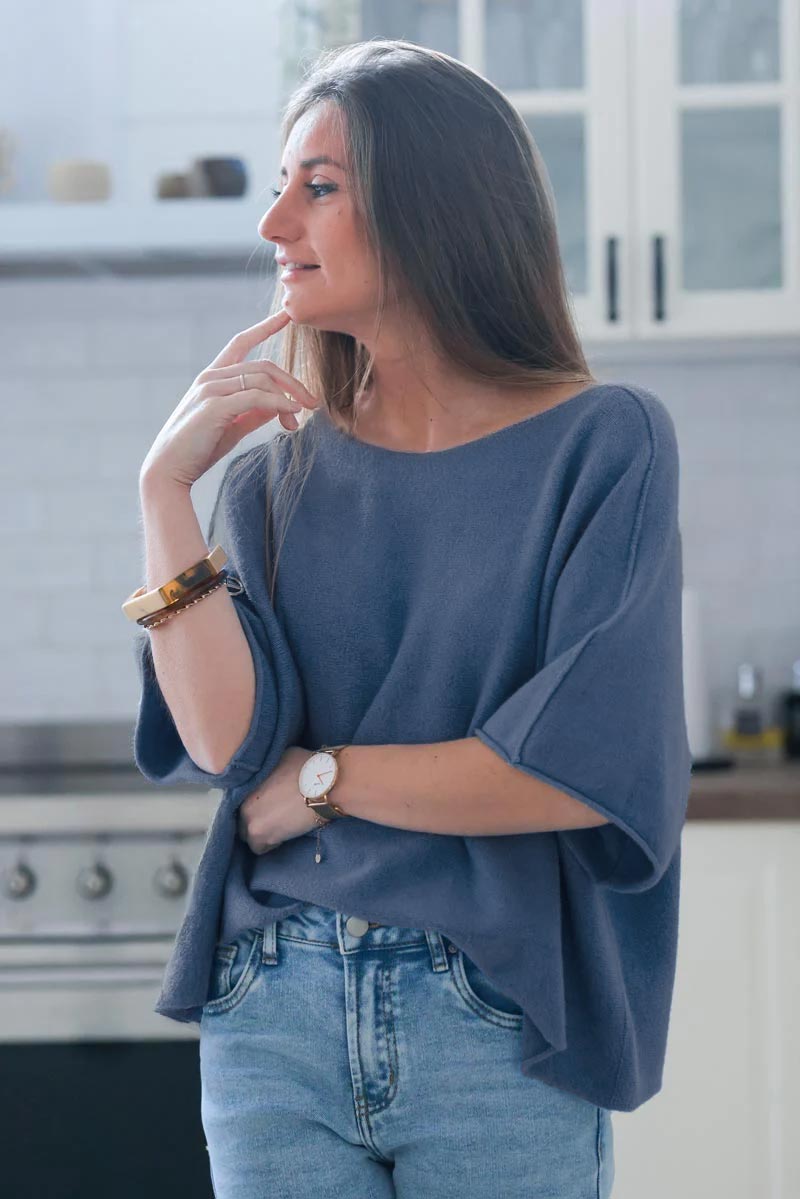 Pull moelleux et doux bleu jean manches chauve souris col rond