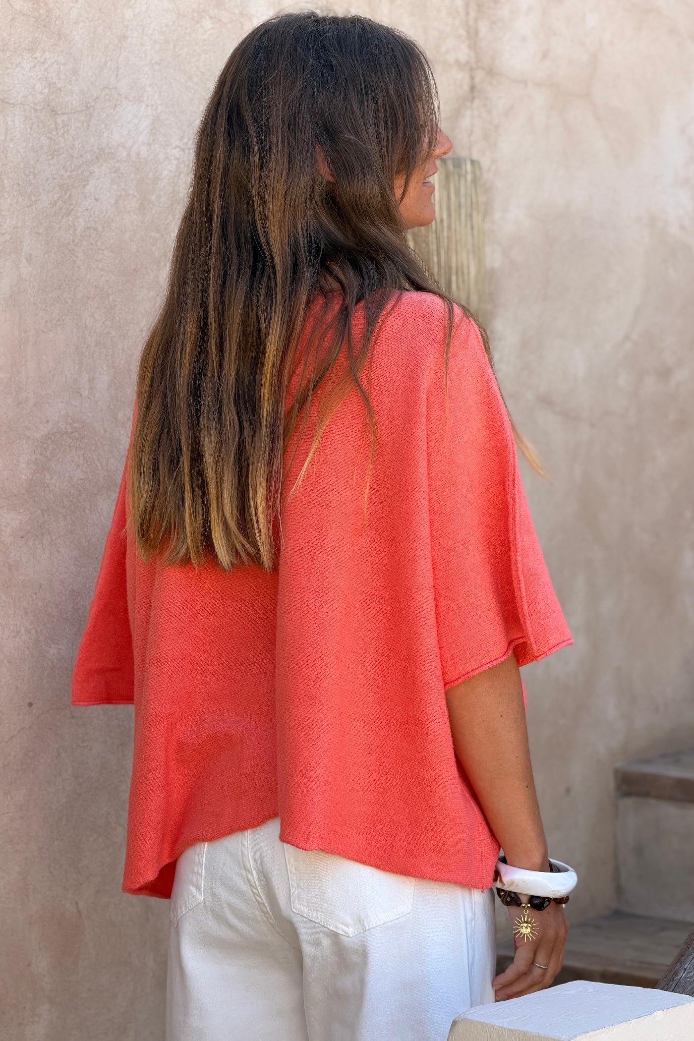 Pull moelleux et doux corail à manches chauve-souris et col rond