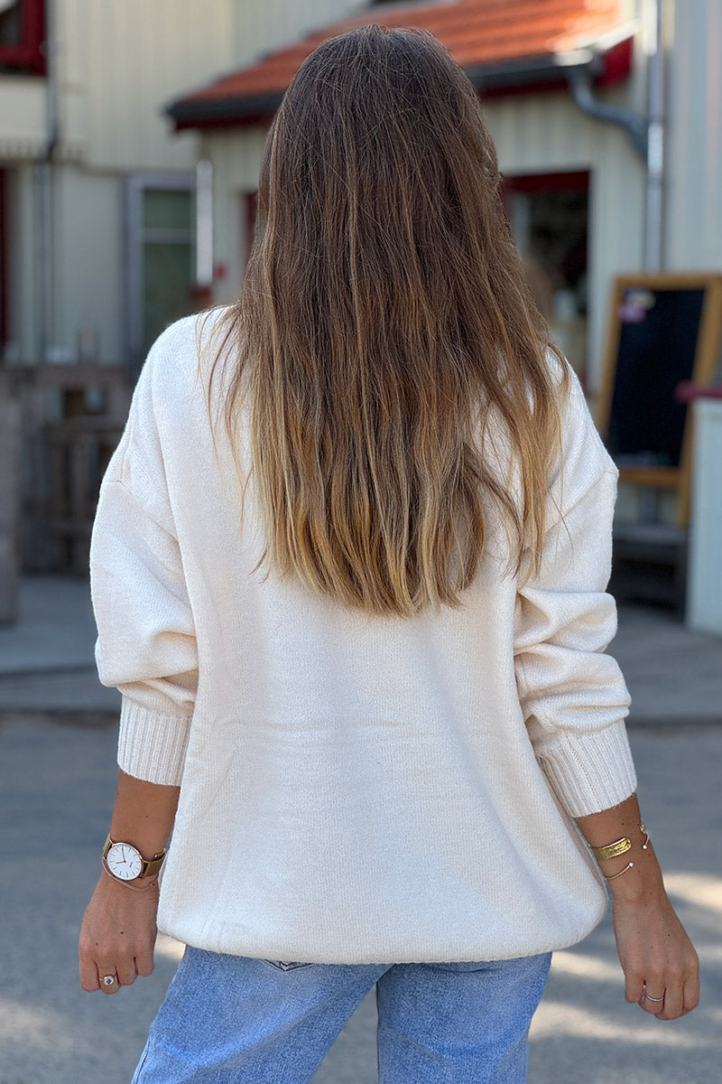 Pull moelleux et large beige en petite maille broderie LOVE et fleurs marron