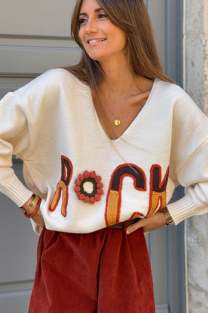 Pull moelleux et large beige en petite maille broderie ROCK tons automnes pompons fleurs