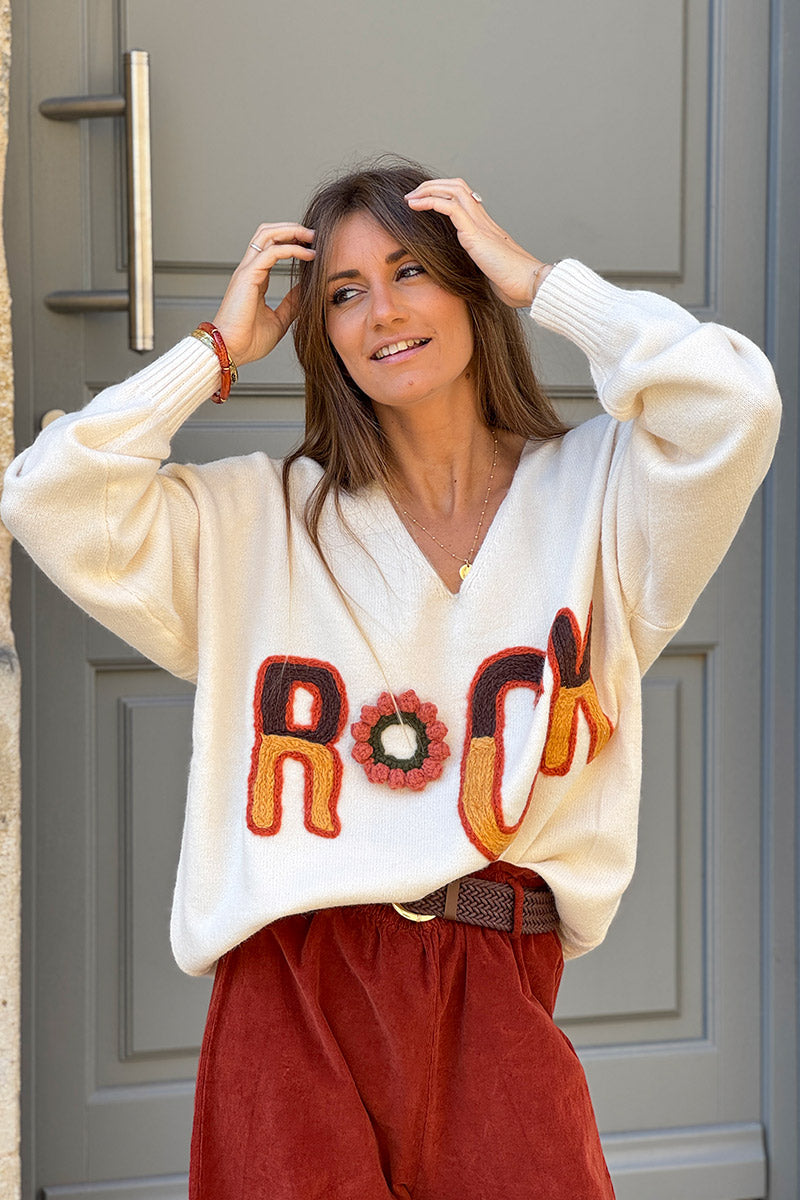 Pull moelleux et large beige en petite maille broderie ROCK tons automnes pompons fleurs
