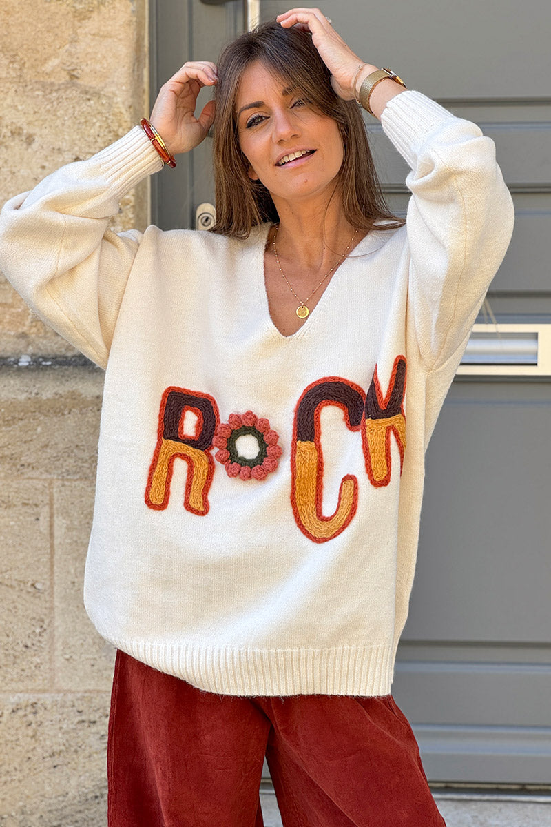Pull moelleux et large beige en petite maille broderie ROCK tons automnes pompons fleurs