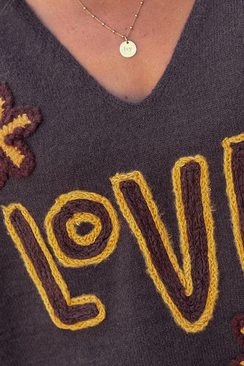 Pull moelleux et large marron en petite maille broderie LOVE et fleurs camel