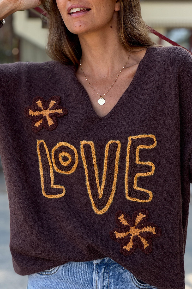 Pull moelleux et large marron en petite maille broderie LOVE et fleurs camel