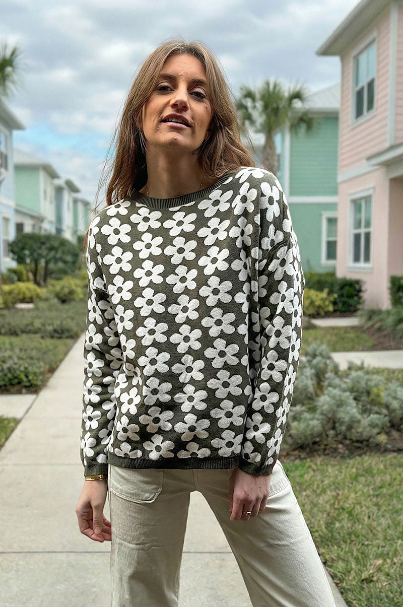 Pull moelleux kaki petite maille motifs fleurs col rond