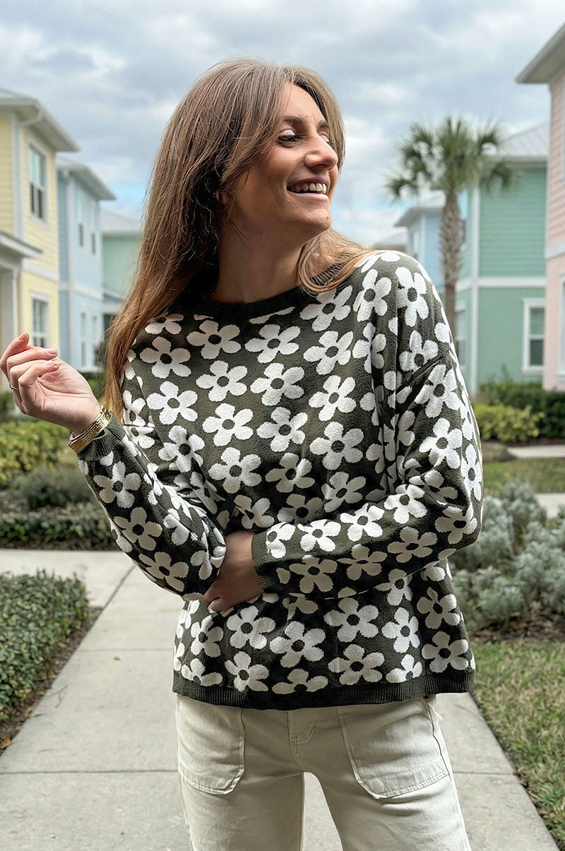 Pull moelleux kaki petite maille motifs fleurs col rond