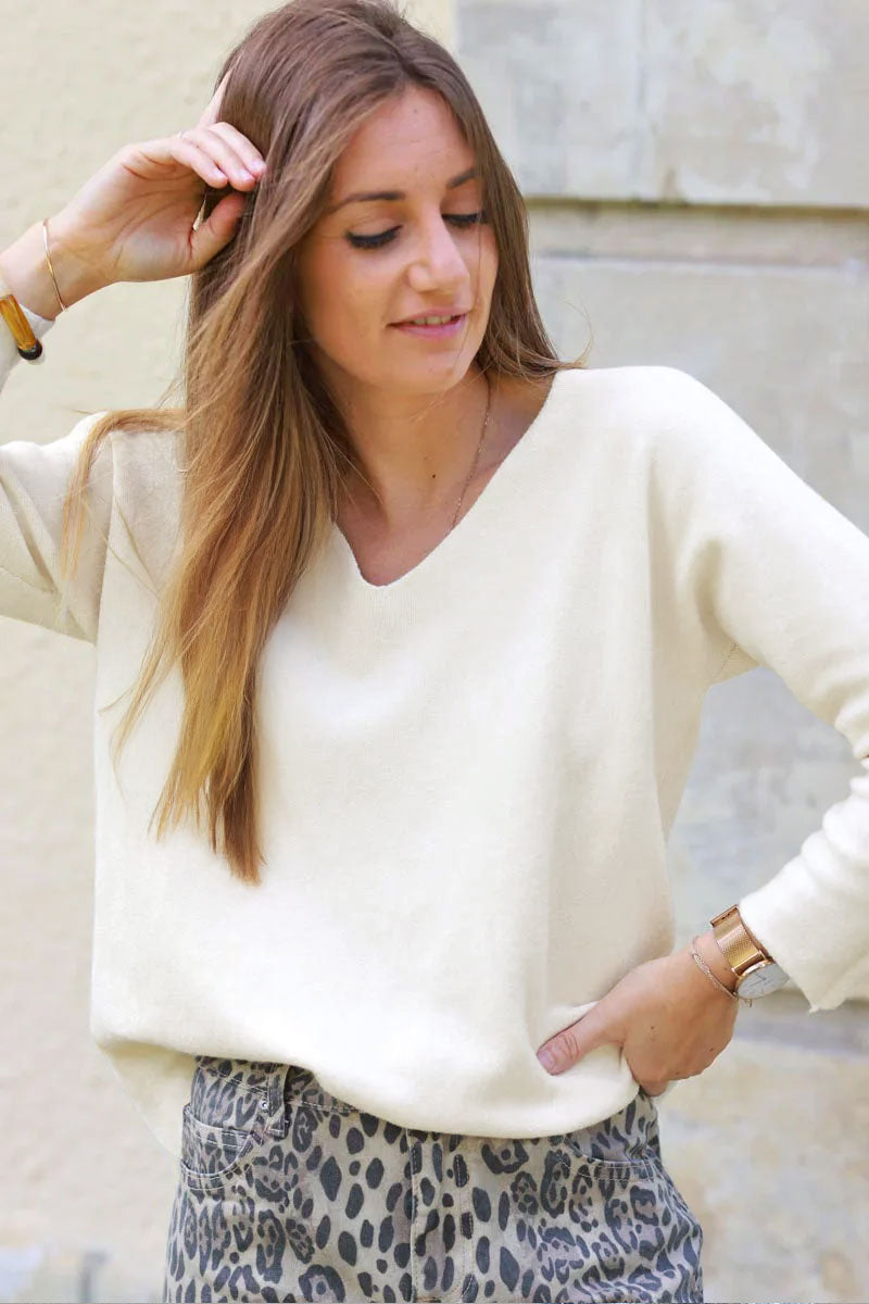 Pull moelleux tout doux blanc cassé col V
