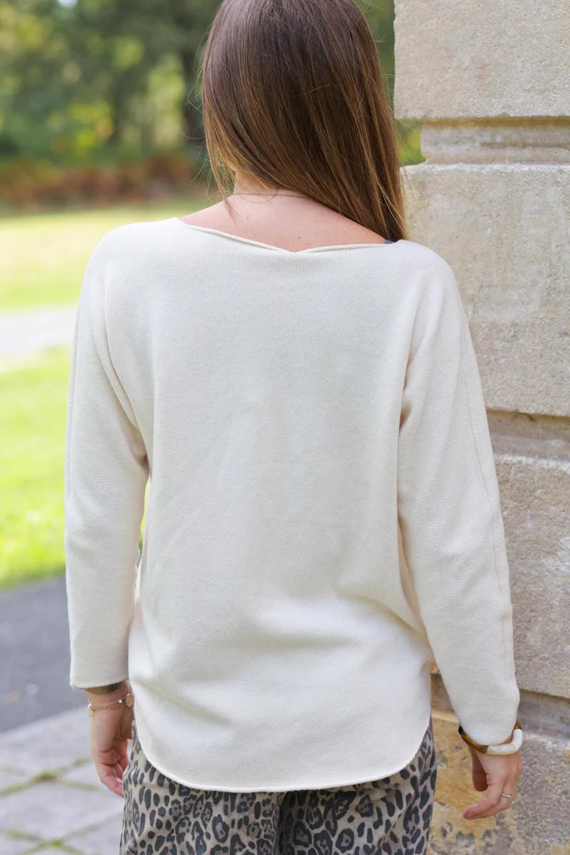 Pull moelleux tout doux blanc cassé col V