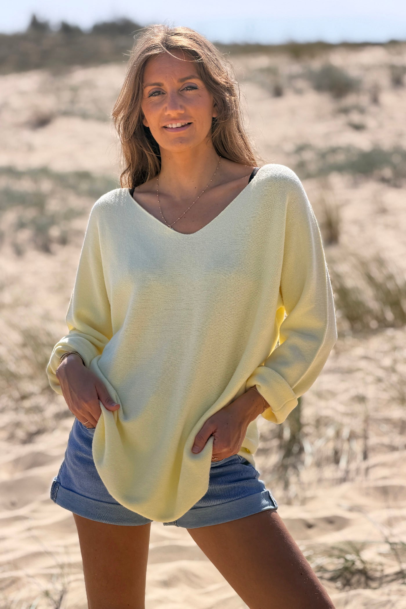 Pull moelleux tout doux jaune pale col v