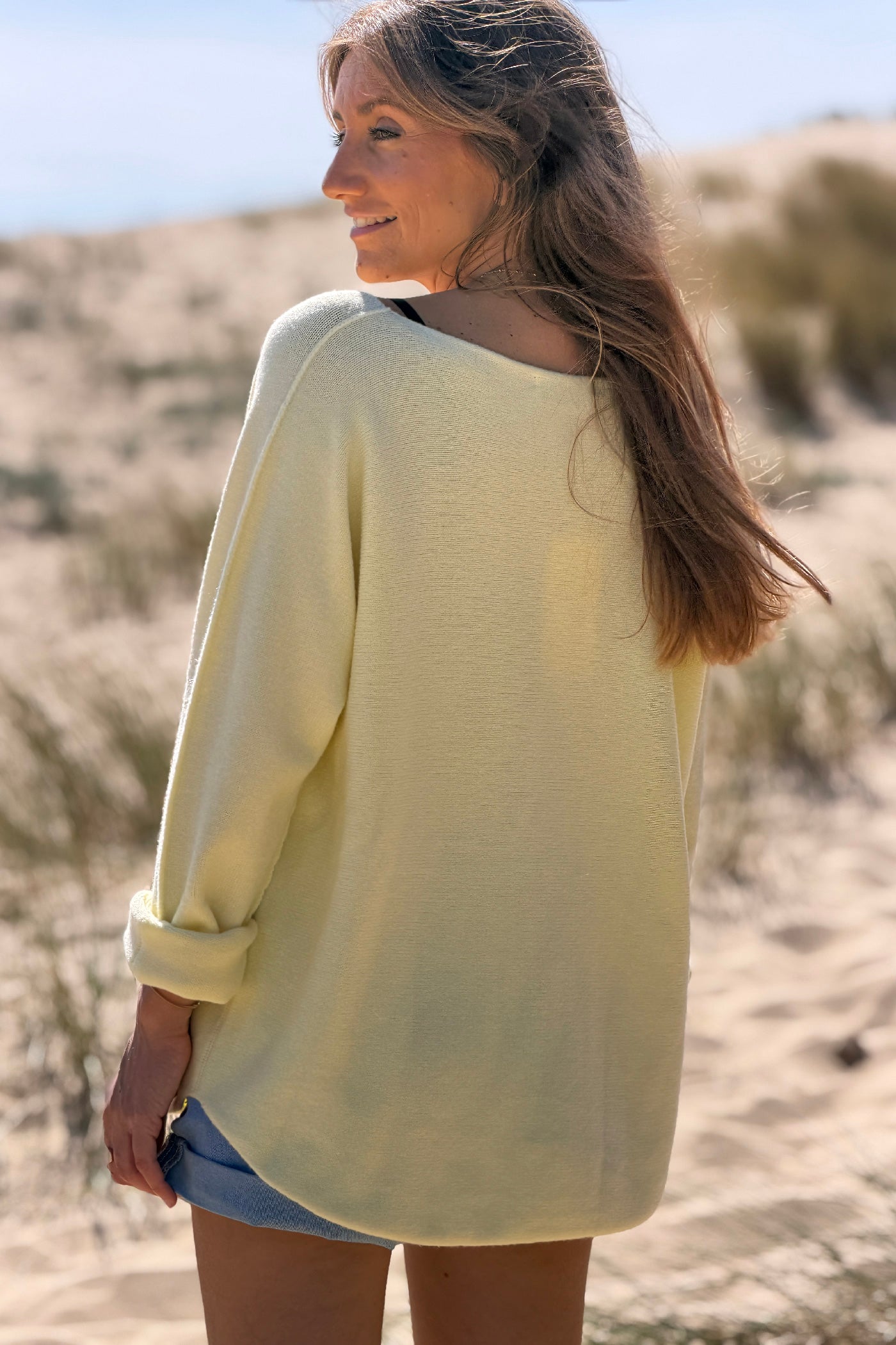 Pull moelleux tout doux jaune pale col v