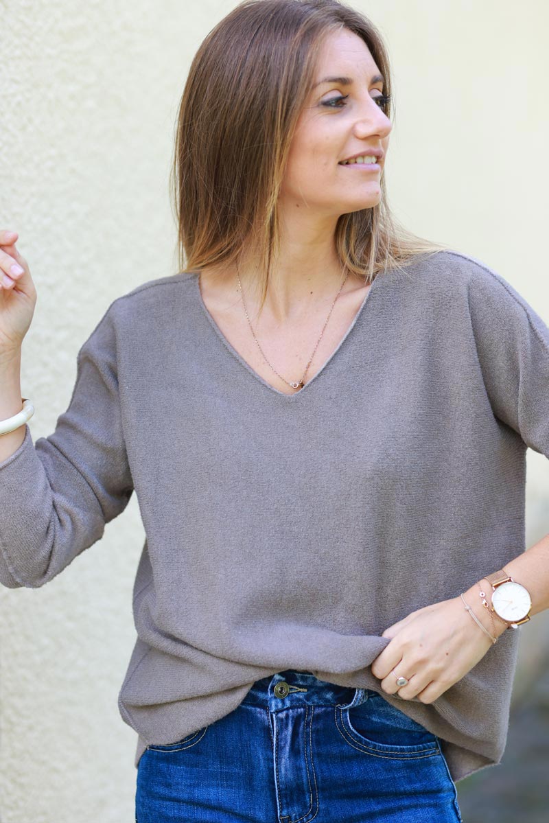 Pull moelleux tout doux taupe col v