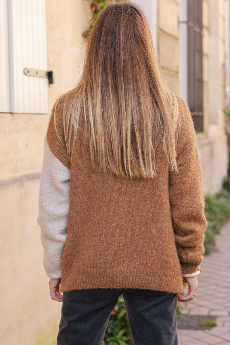 Jersey trío suave en camel crudo y cuello alzado de leopardo negro